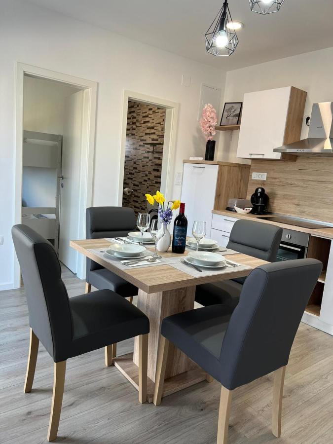 Апартаменты Apartman Ana Crno Экстерьер фото