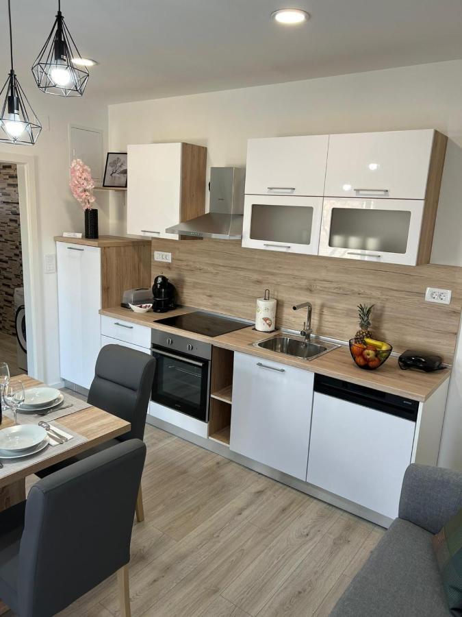 Апартаменты Apartman Ana Crno Экстерьер фото